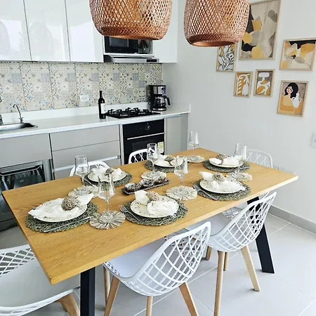 Apartamento Amplio Familiar Con Vista Al Mar En *